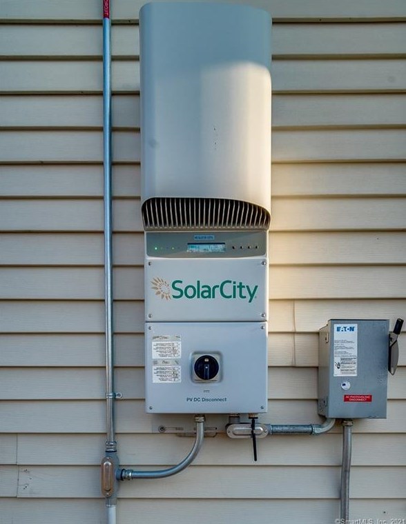 275 3 Ave, New Haven CT 06516-5404 exterior