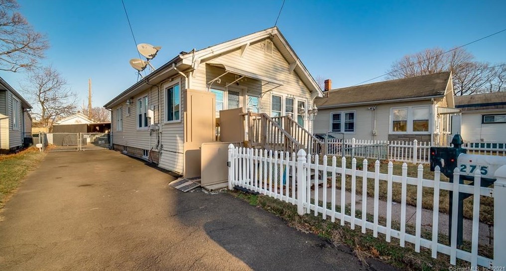 275 3 Ave, New Haven CT 06516-5404 exterior