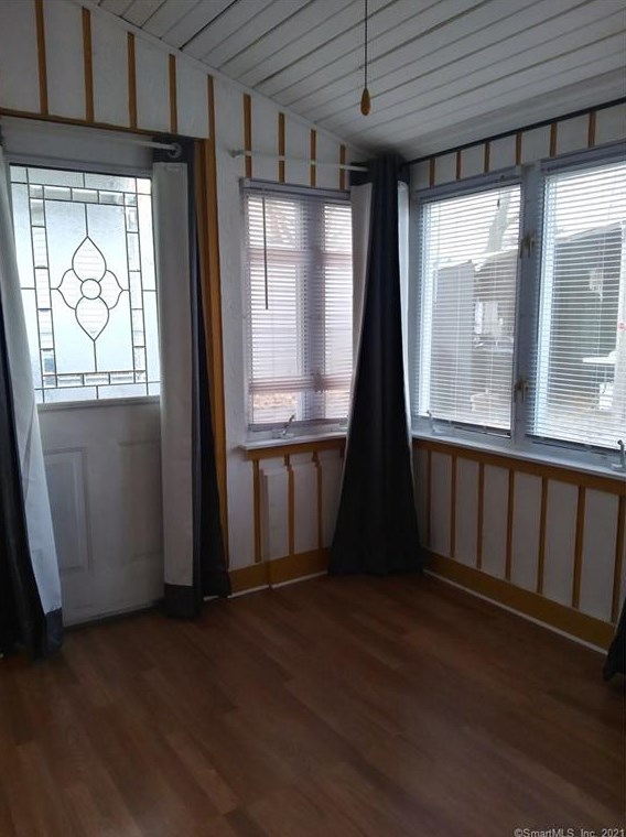 275 3 Ave, New Haven CT 06516-5404 exterior