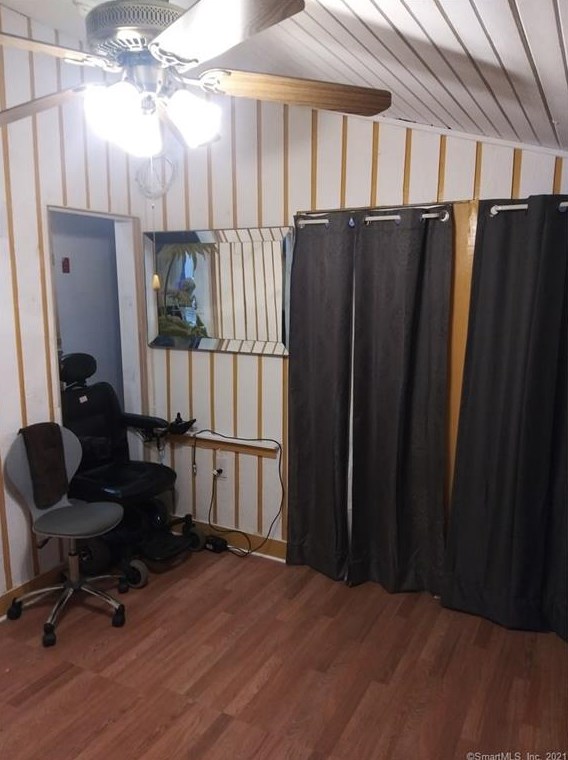 275 3 Ave, New Haven CT 06516-5404 exterior