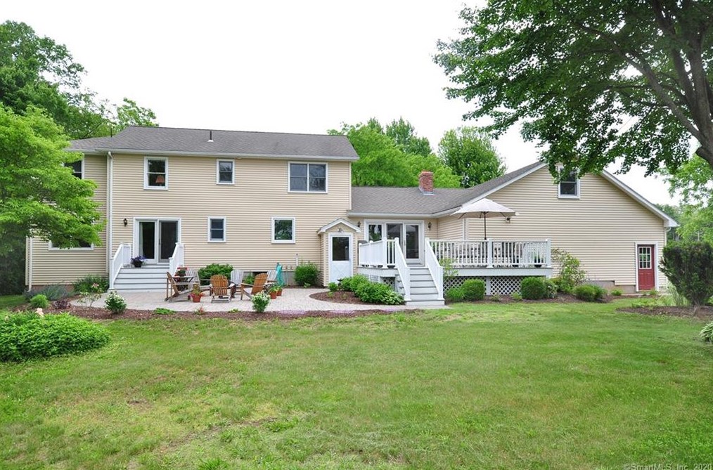 107 East St, Suffield CT  06078-1906 exterior