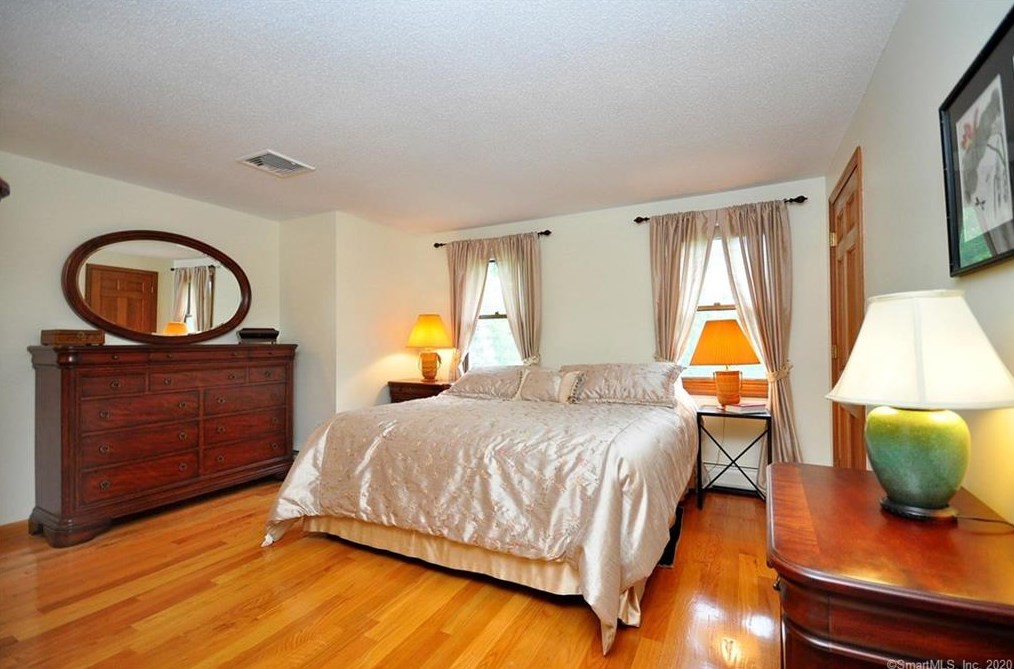 107 East St, Suffield CT  06078-1906 exterior