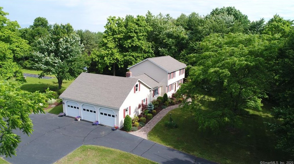 107 East St, Suffield CT  06078-1906 exterior