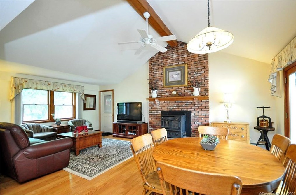 107 East St, Suffield CT  06078-1906 exterior