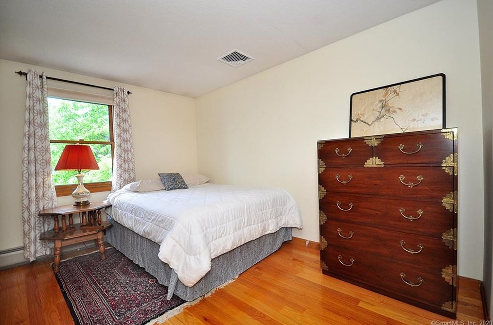 107 East St, Suffield CT  06078-1906 exterior