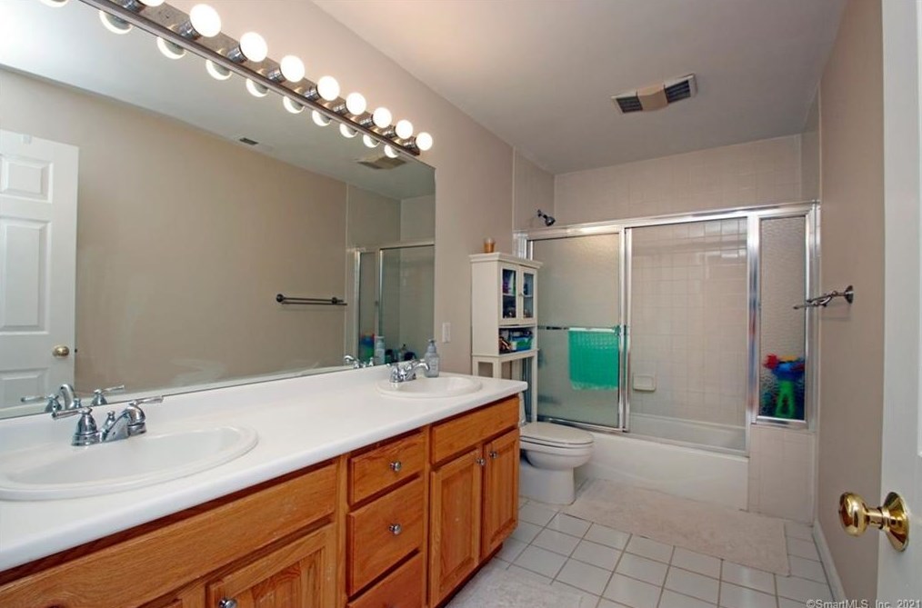 10 Windy Hill Rd, West Redding CT  06896-2700 exterior