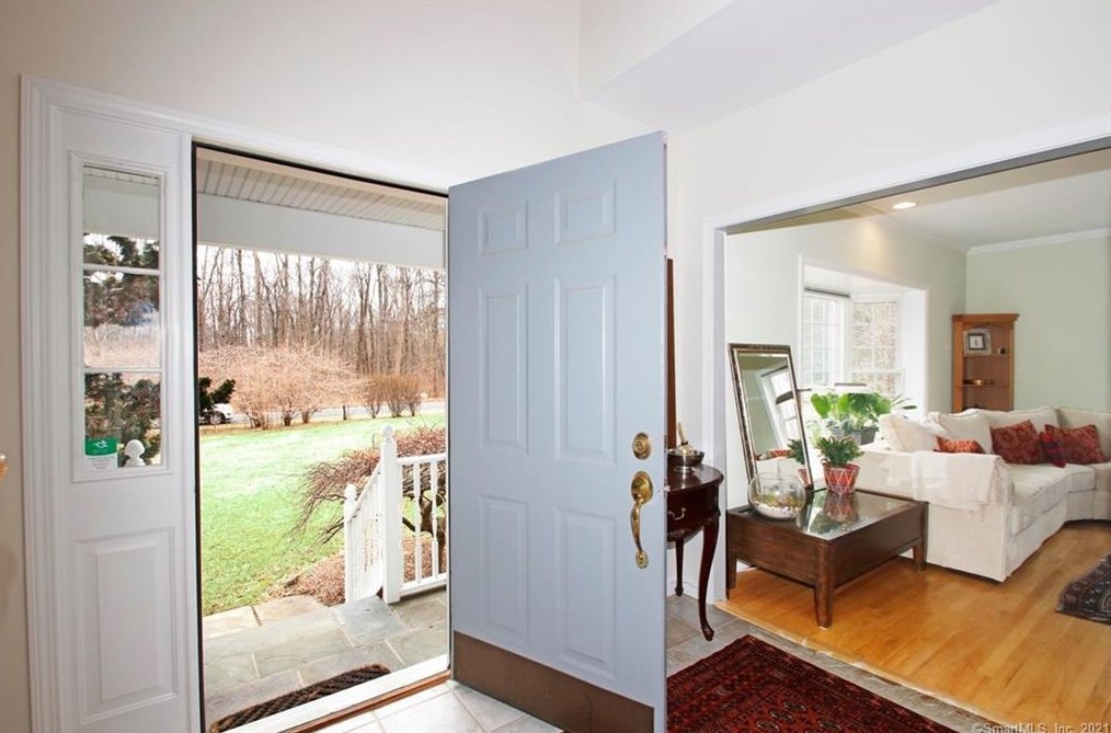 10 Windy Hill Rd, West Redding CT  06896-2700 exterior