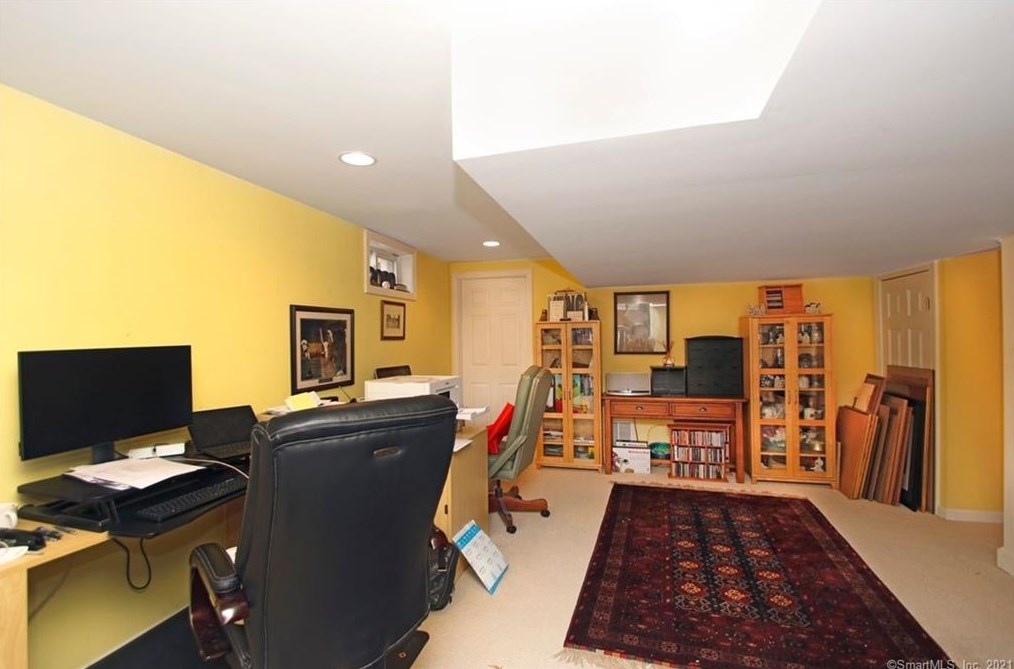 10 Windy Hill Rd, West Redding CT  06896-2700 exterior