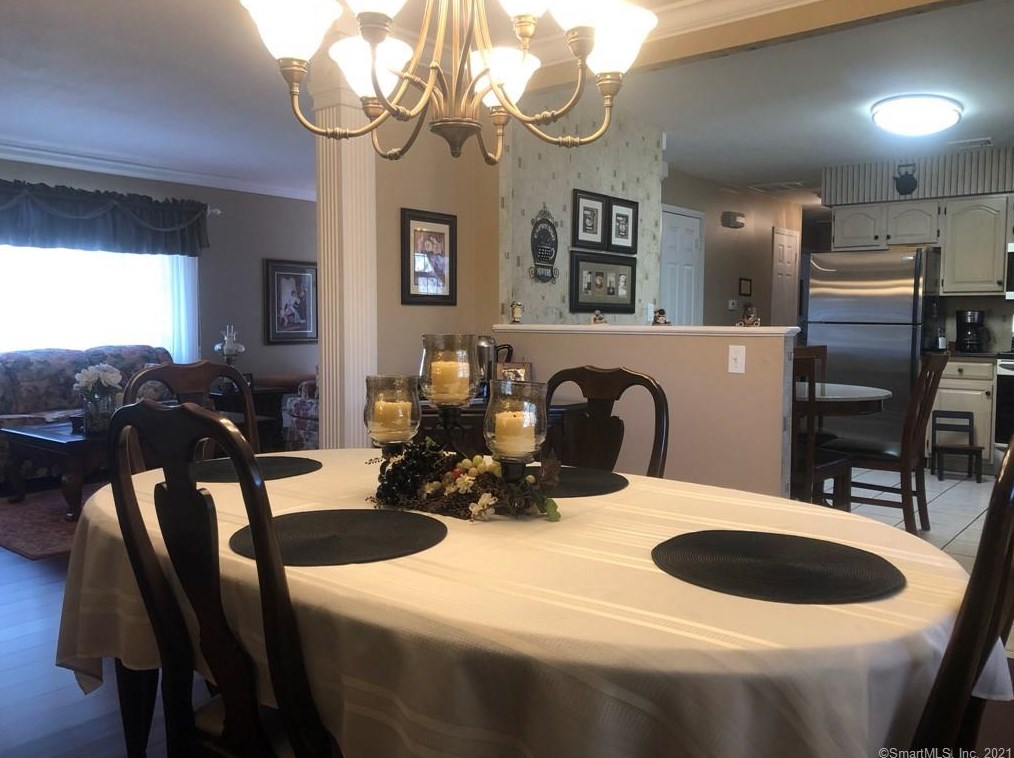 12 Botte Dr, New Haven CT 06516-6241 exterior