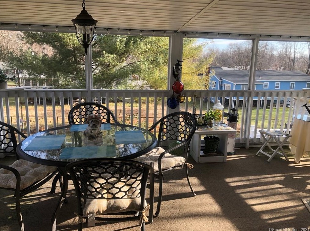 12 Botte Dr, New Haven CT 06516-6241 exterior