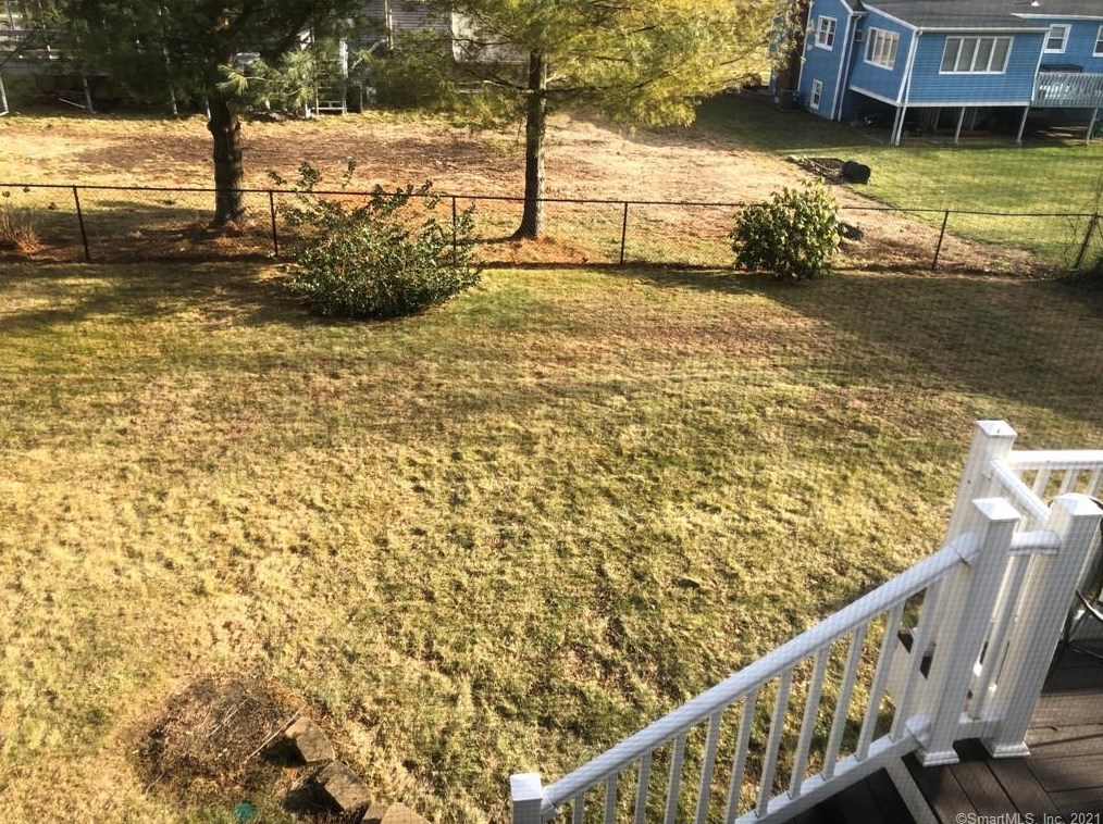 12 Botte Dr, New Haven CT 06516-6241 exterior