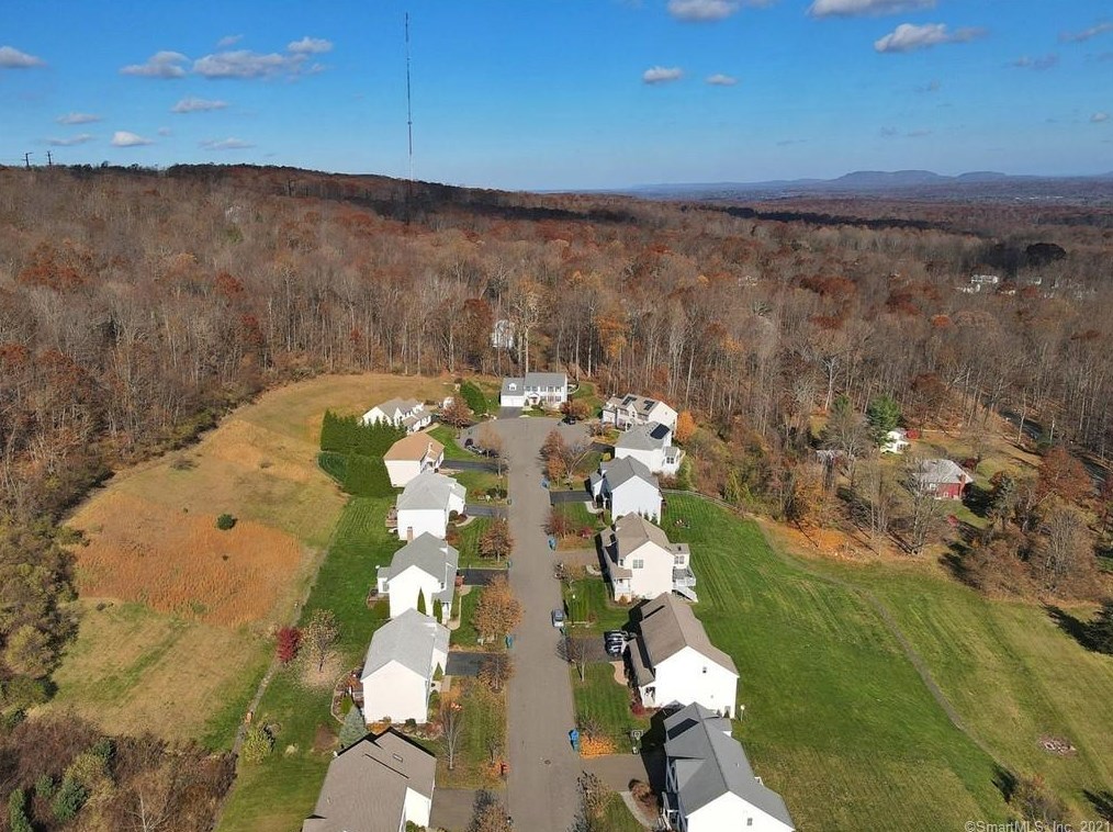 16 Morningview Ct, New Haven CT 06518-1777 exterior