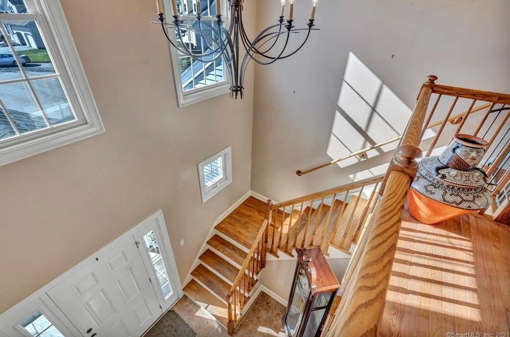 16 Morningview Ct, New Haven CT 06518-1777 exterior