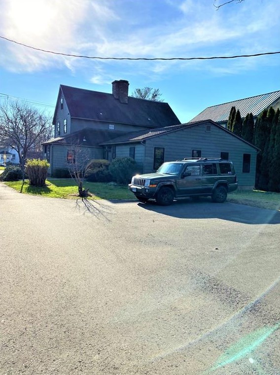 25 Water St, Guilford CT  06437-2861 exterior