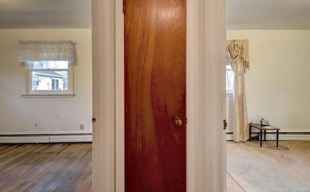 82 Lk Ave, New Haven CT 06516-4814 exterior