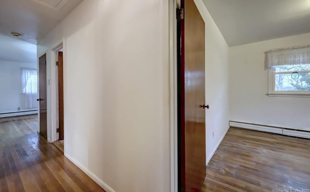 82 Lk Ave, New Haven CT 06516-4814 exterior