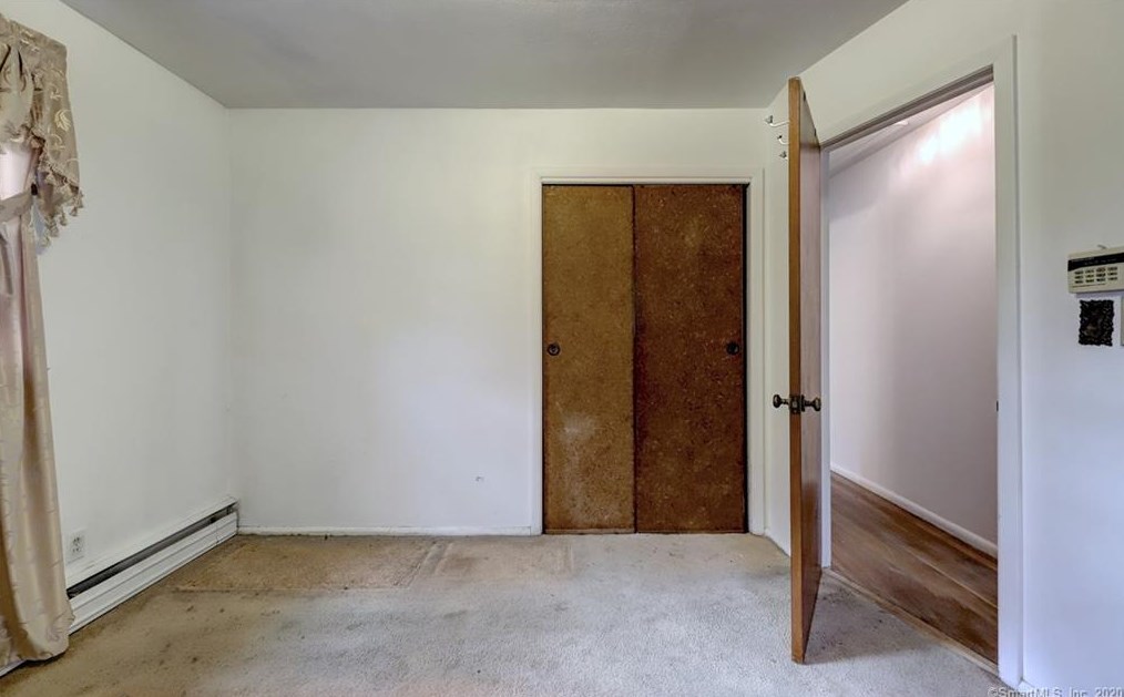 82 Lk Ave, New Haven CT 06516-4814 exterior