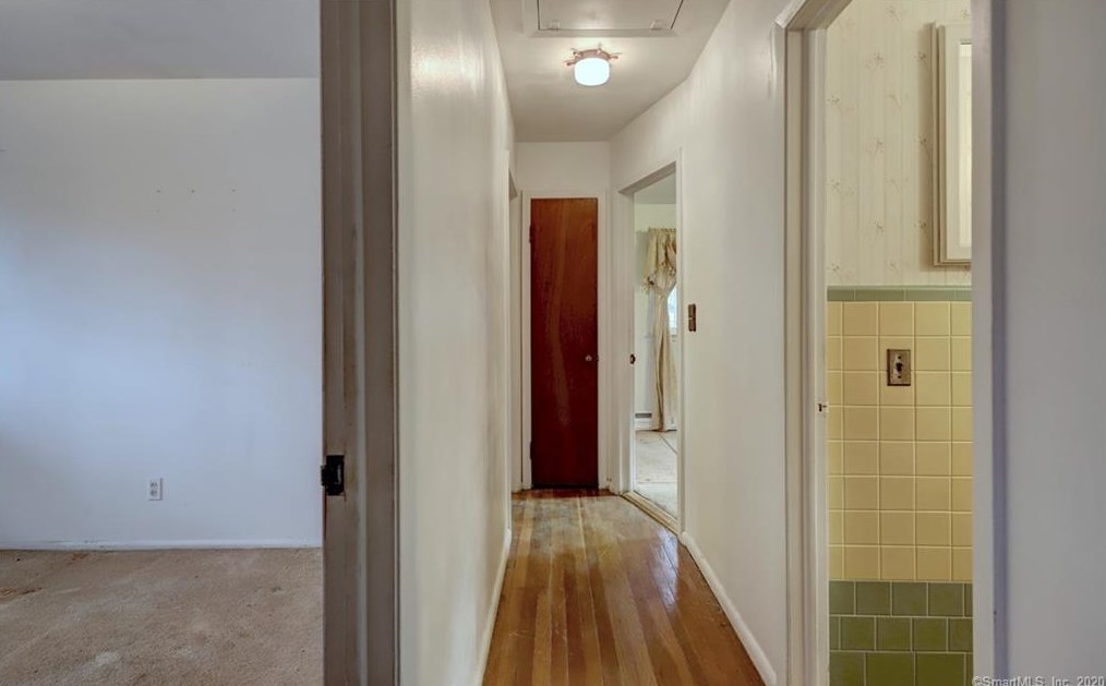 82 Lk Ave, New Haven CT 06516-4814 exterior