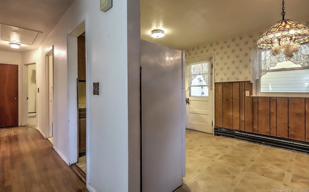 82 Lk Ave, New Haven CT 06516-4814 exterior