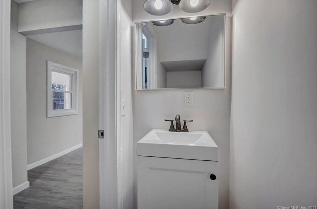 199 Coe Ave, New Haven CT 06512-4725 exterior