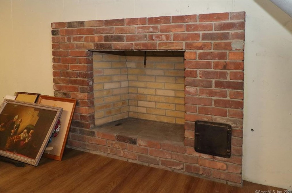 106 Peck Hl Rd, New Haven CT 06525-1334 exterior