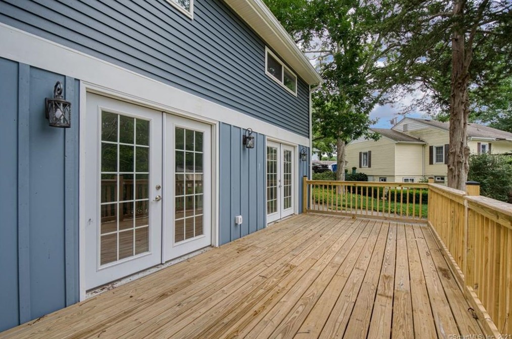 43 Lake Dr, Chesterfield CT  06370-1042 exterior