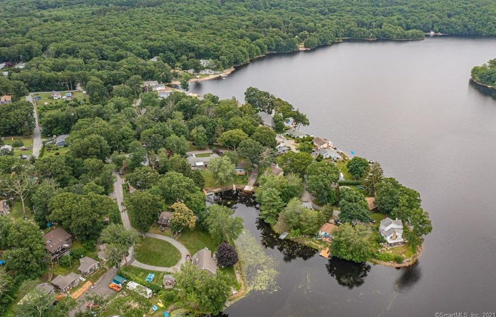 43 Lake Dr, Chesterfield CT  06370-1042 exterior