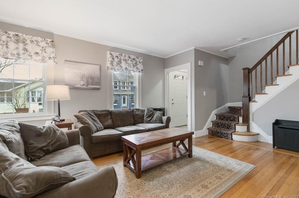 121 Central Ave, New Haven CT 06516-6731 exterior