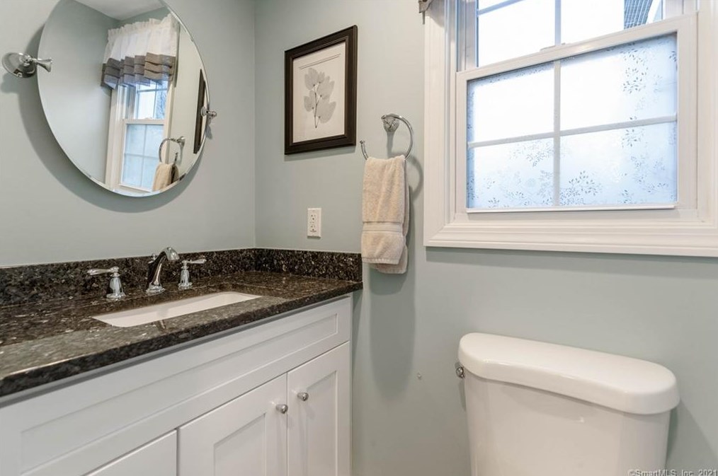 121 Central Ave, New Haven CT 06516-6731 exterior