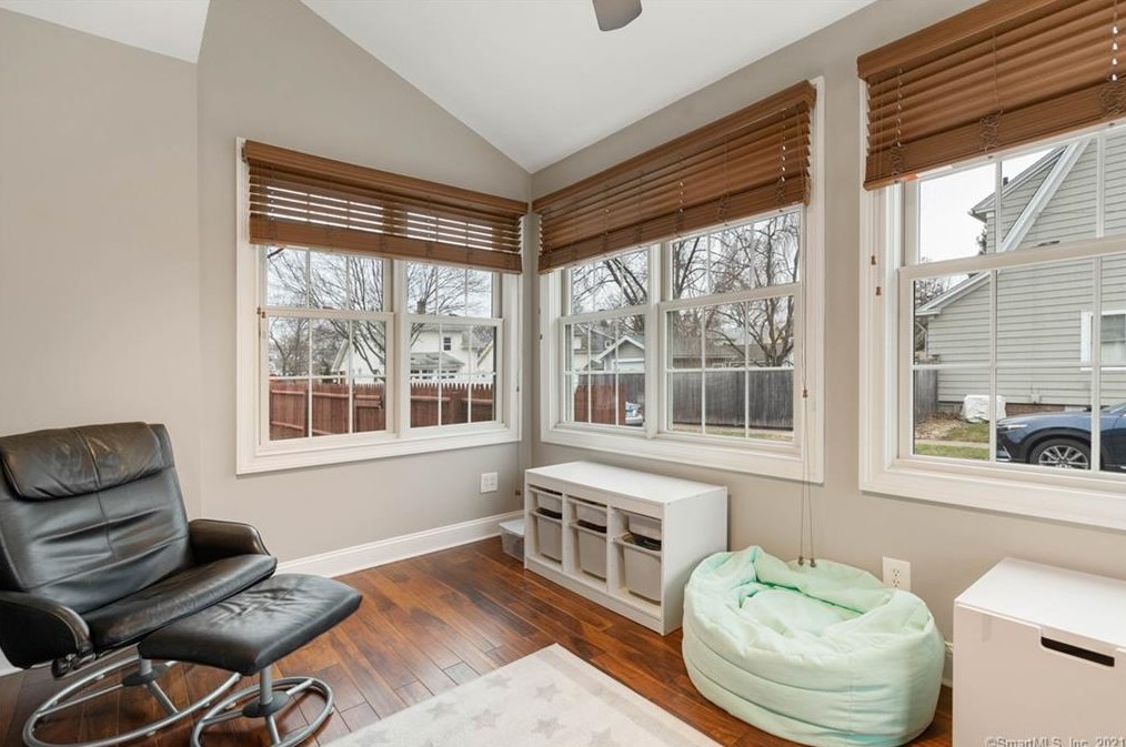 121 Central Ave, New Haven CT 06516-6731 exterior