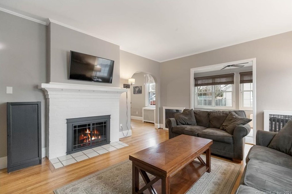 121 Central Ave, New Haven CT 06516-6731 exterior