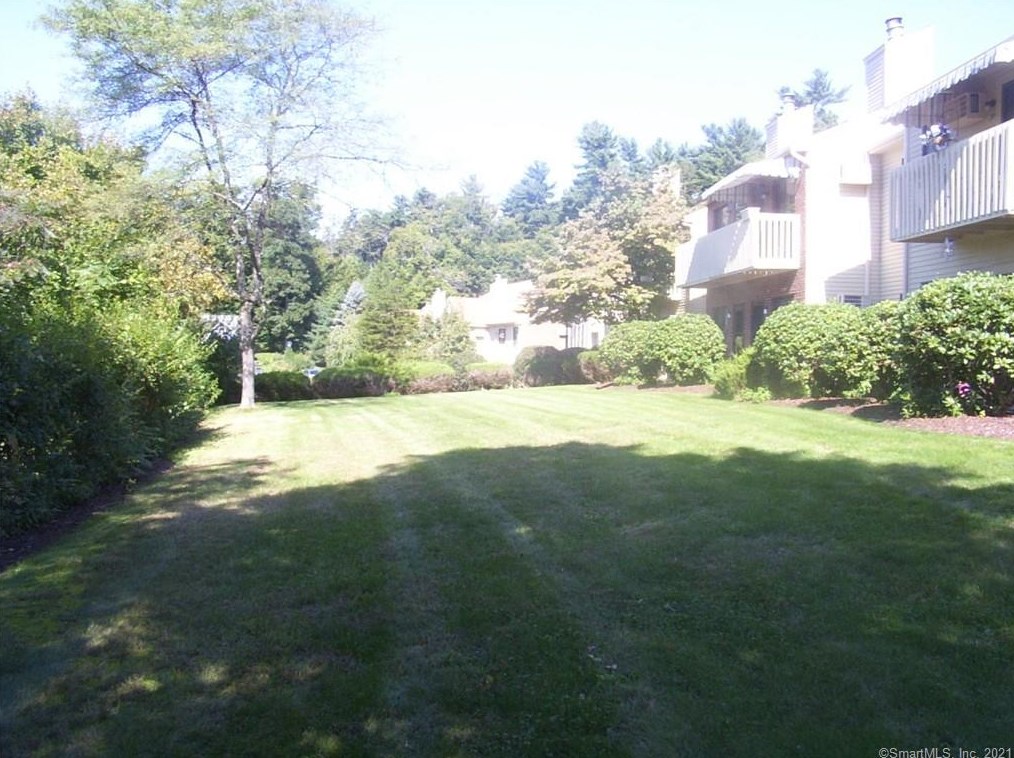 40 Firetown Rd, Simsbury CT  06070-1968 exterior