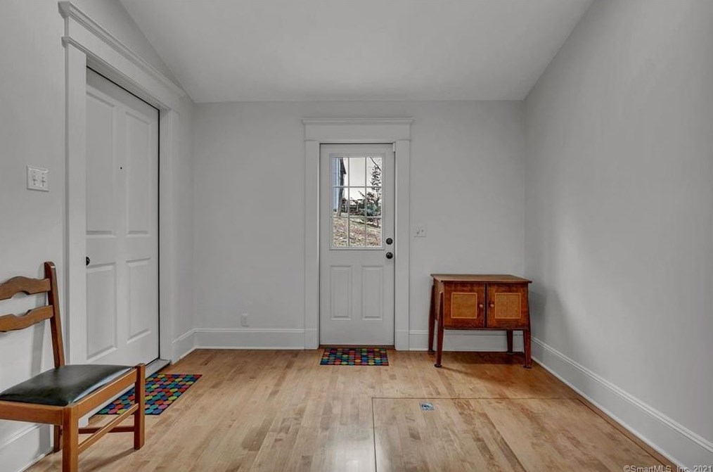 75 Hall St, New Haven CT 06516-3719 exterior