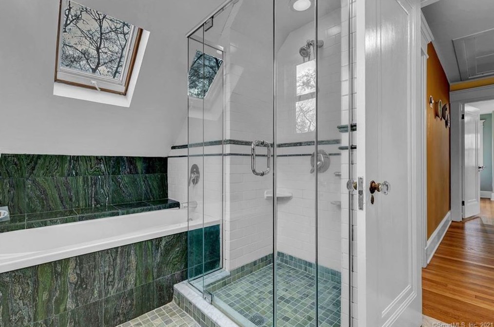 75 Hall St, New Haven CT 06516-3719 exterior