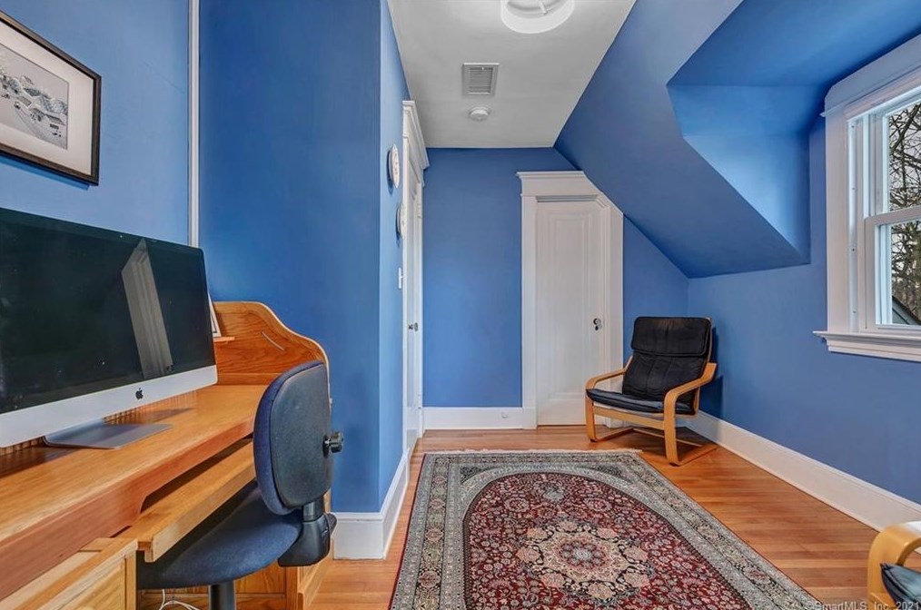 75 Hall St, New Haven CT 06516-3719 exterior