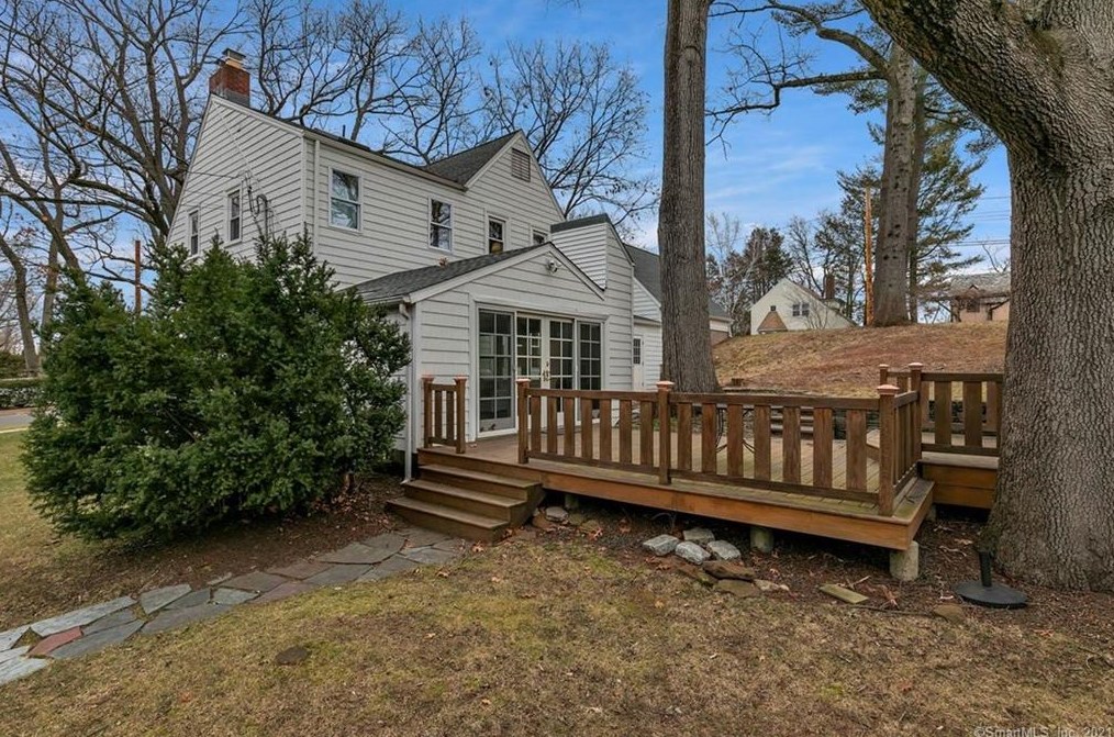 75 Hall St, New Haven CT 06516-3719 exterior