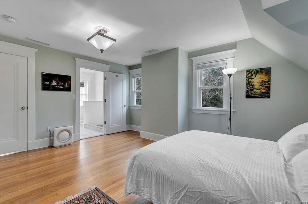 75 Hall St, New Haven CT 06516-3719 exterior