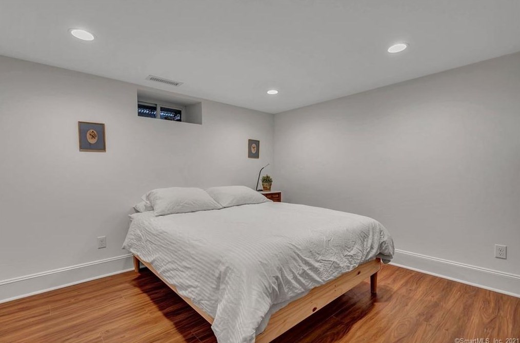 75 Hall St, New Haven CT 06516-3719 exterior