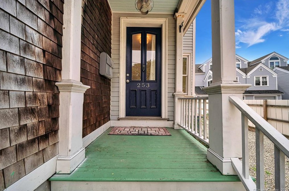 253 Front St, New Haven CT 06513-3205 exterior