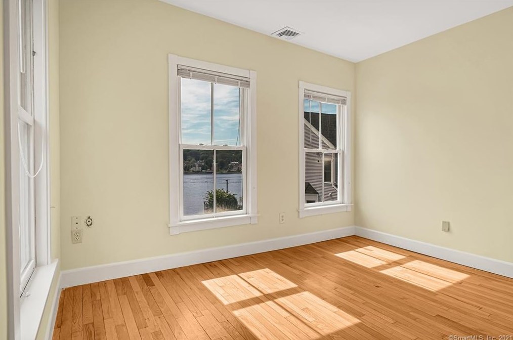 253 Front St, New Haven CT 06513-3205 exterior