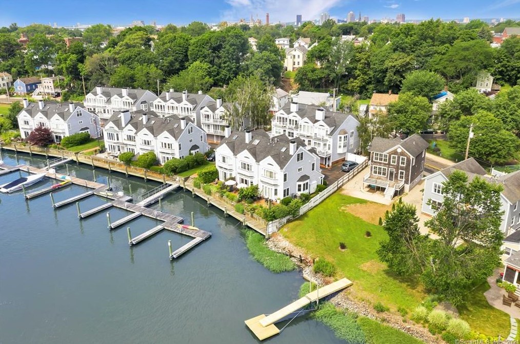 253 Front St, New Haven CT 06513-3205 exterior