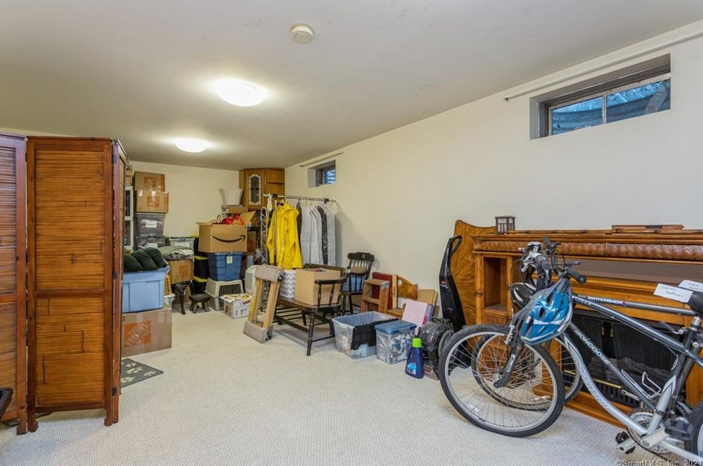 1 Red River Ln, Newtown CT  06470-2647 exterior