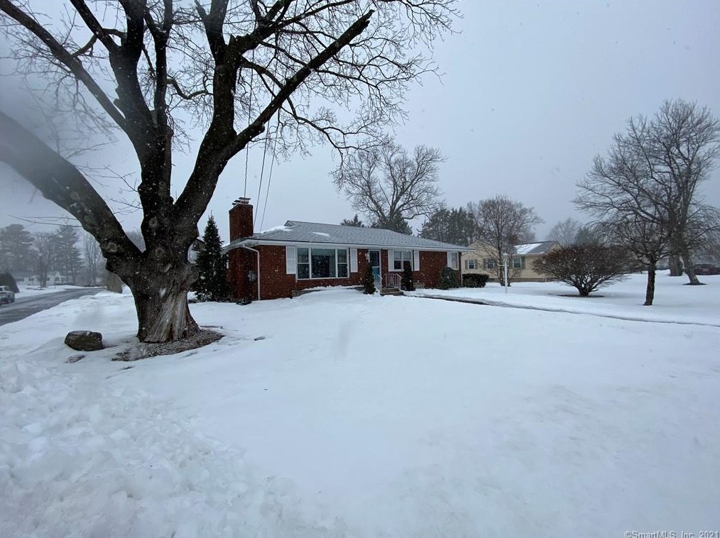 88 Jeffrey Ln, Meriden CT 06451-2730 exterior