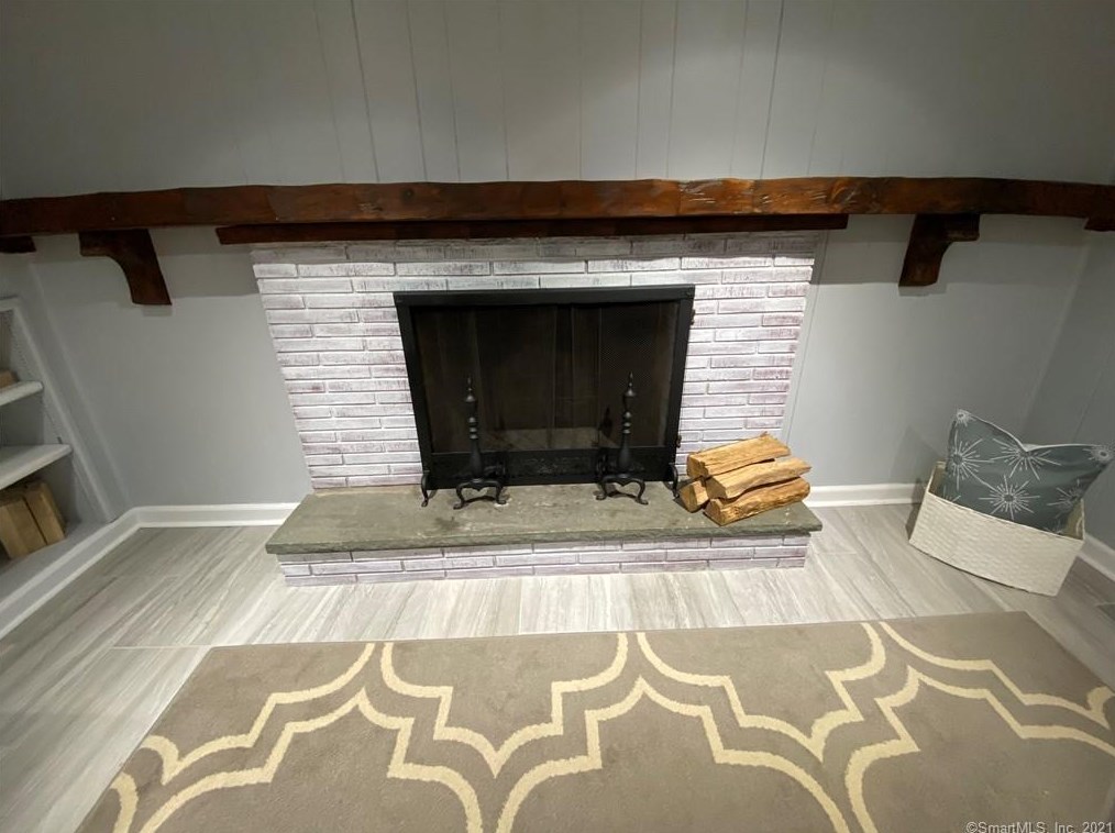 88 Jeffrey Ln, Meriden CT 06451-2730 exterior