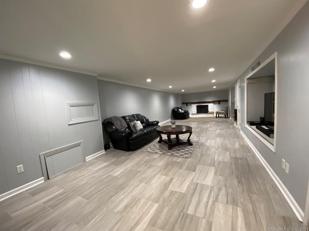 88 Jeffrey Ln, Meriden CT 06451-2730 exterior