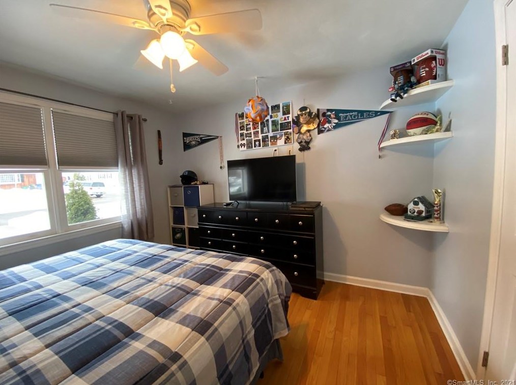 88 Jeffrey Ln, Meriden CT 06451-2730 exterior