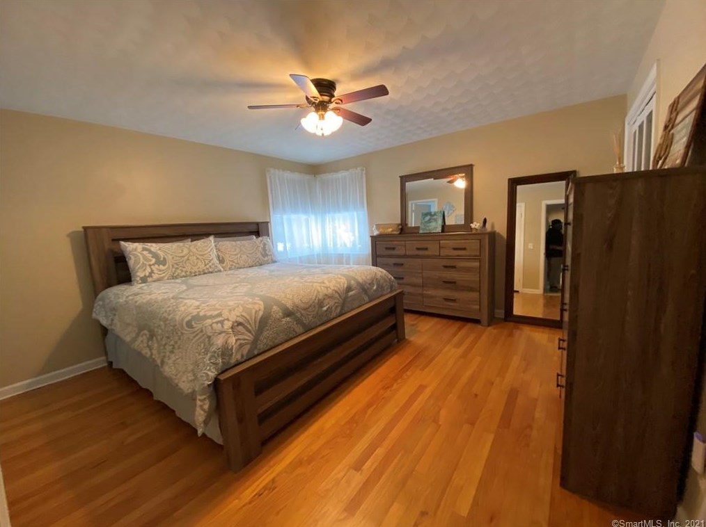 88 Jeffrey Ln, Meriden CT 06451-2730 exterior