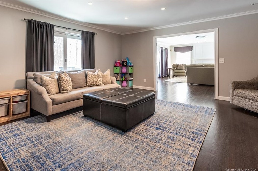 20 Hidden Springs Rd, Madison CT 06443-1670 exterior