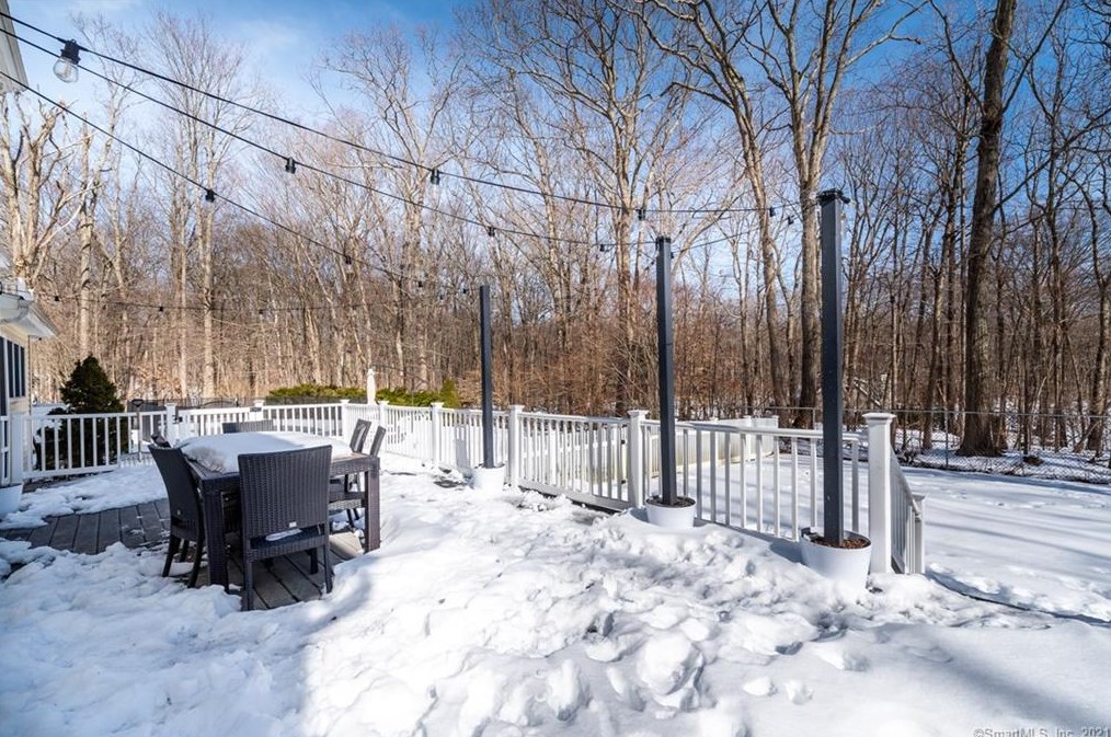 20 Hidden Springs Rd, Madison CT 06443-1670 exterior