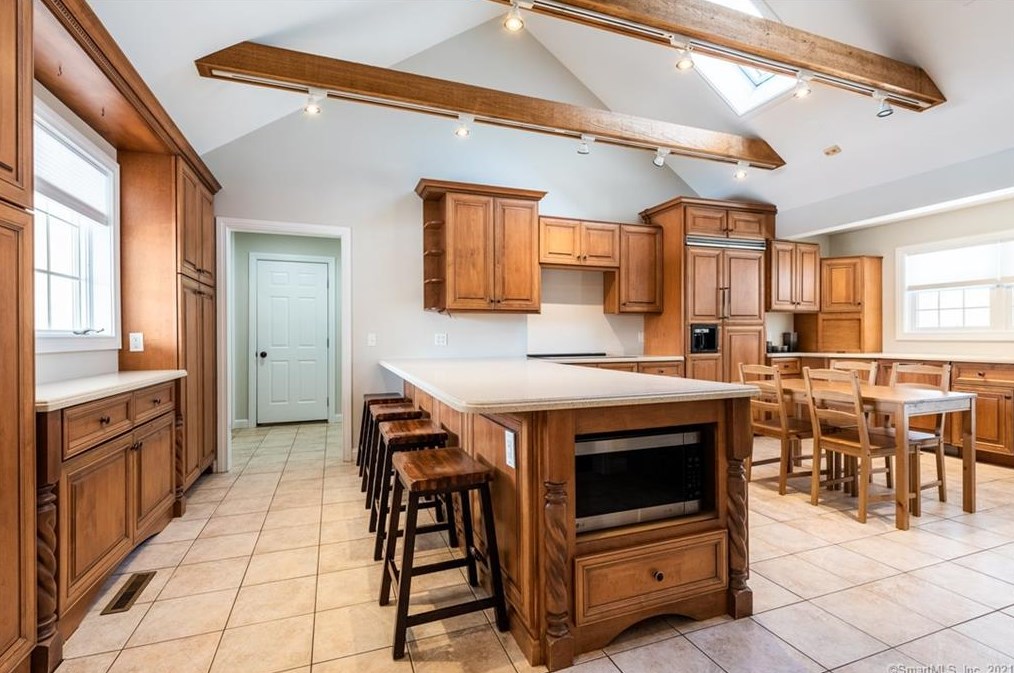 20 Hidden Springs Rd, Madison CT 06443-1670 exterior